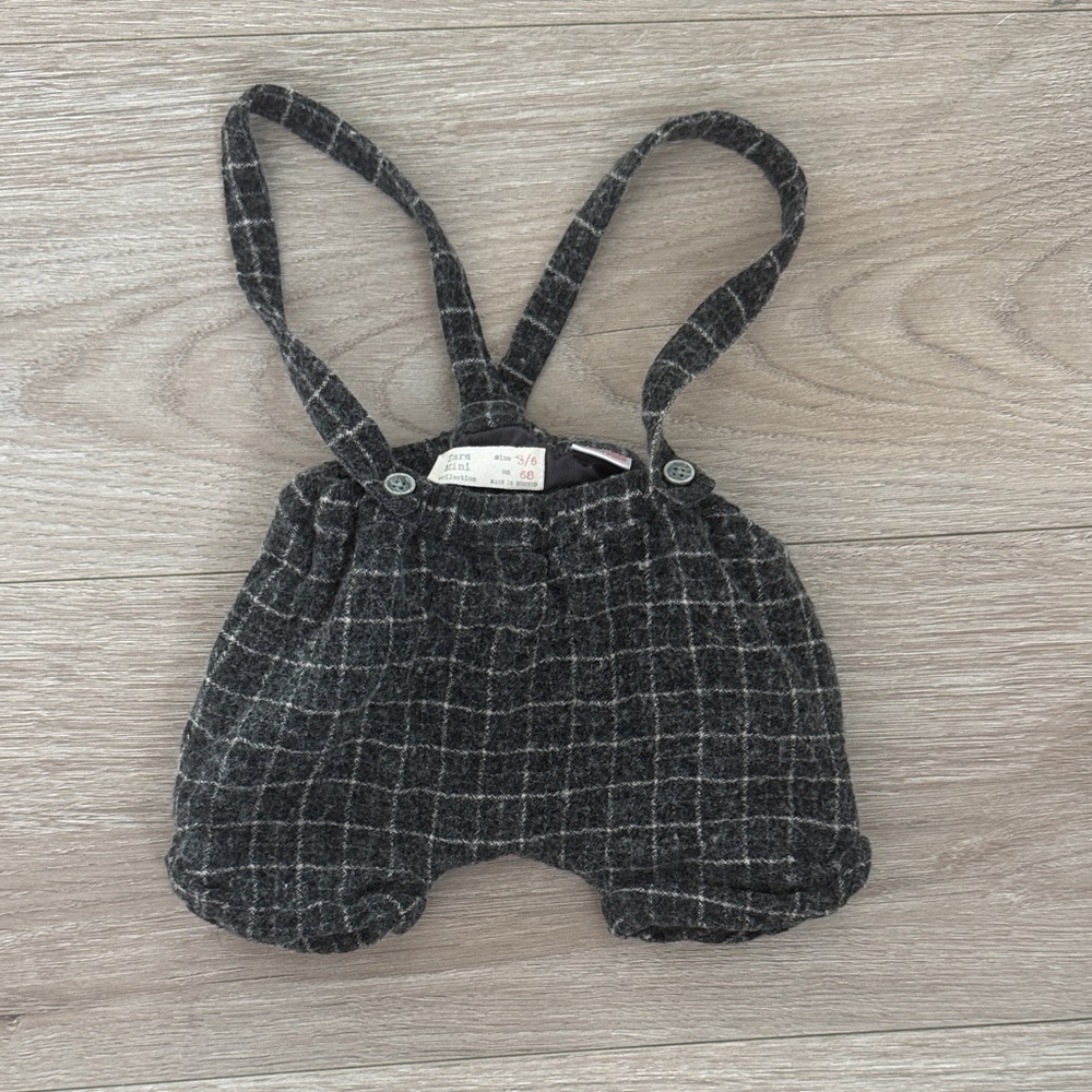 Gray wool Zara mini shorts with suspenders